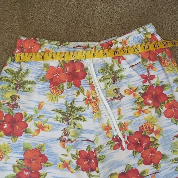 Bobby Brooks Hawaiian Stretchy Capri Pants - Picture 7 of 9